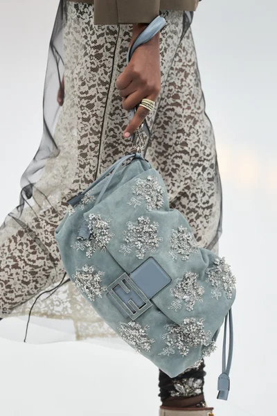 Look 94